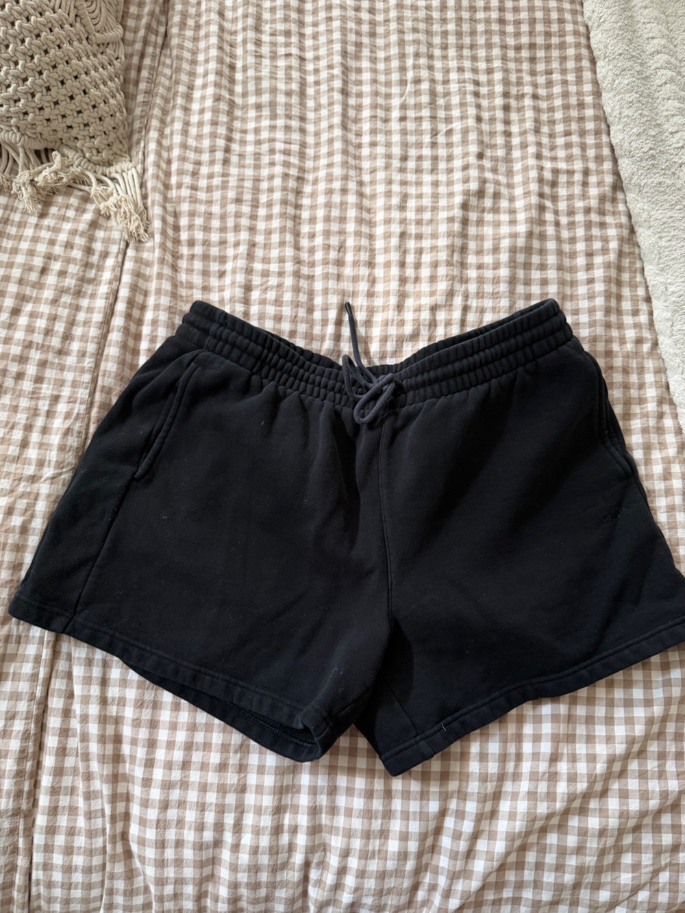 Aritzia Black Elastic Waist Athletic Shorts